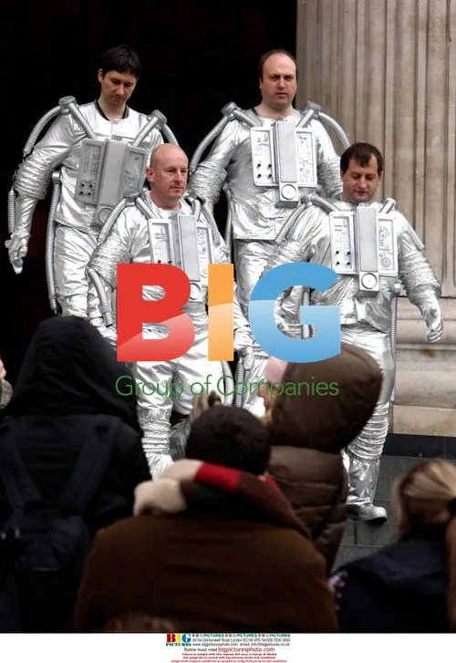 Eastenders film special at St Paul's Cathedral