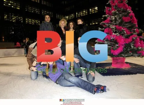 Holby City Cast Enjoys Christmas Party