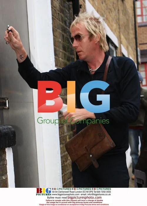 Sienna Miller and Rhys Ifans return from holiday