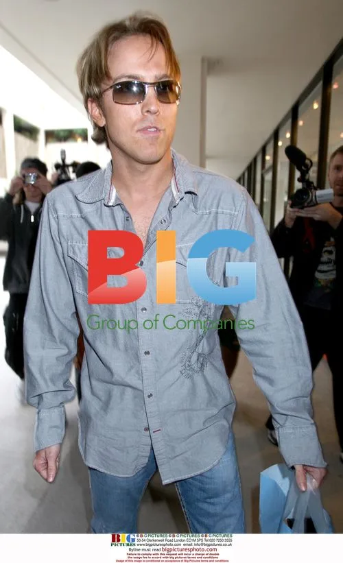 Larry Birkhead's daughter shopping