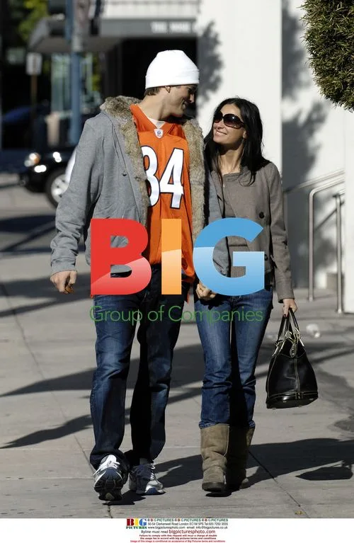 Demi Moore and Ashton Kutcher's Romantic Walk