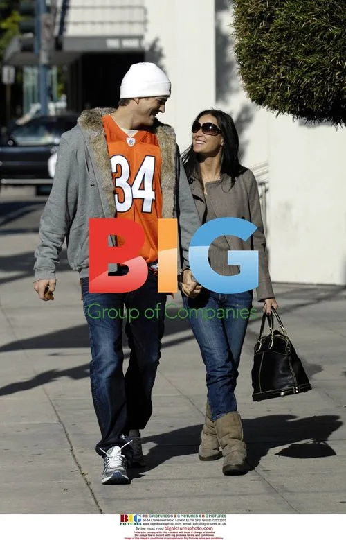 Demi Moore & Ashton Kutcher Take Romantic Walk
