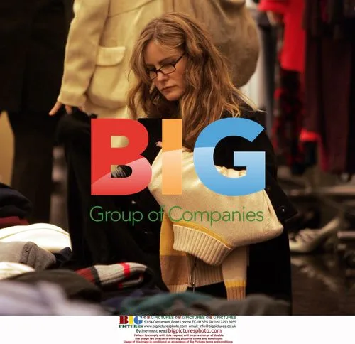 Jennifer Jason Leigh Shopping at Marc Jacobs in NYC