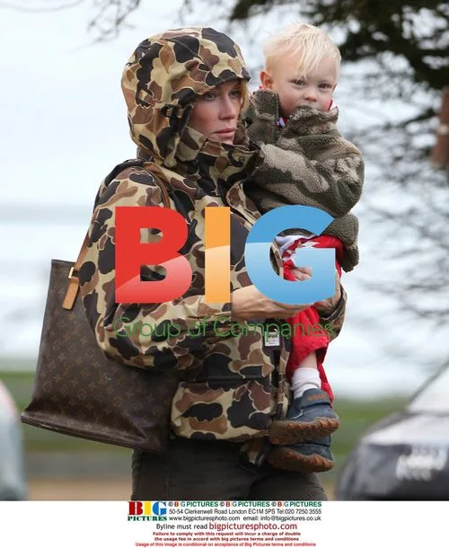 Cerys Mathews runs errands with children