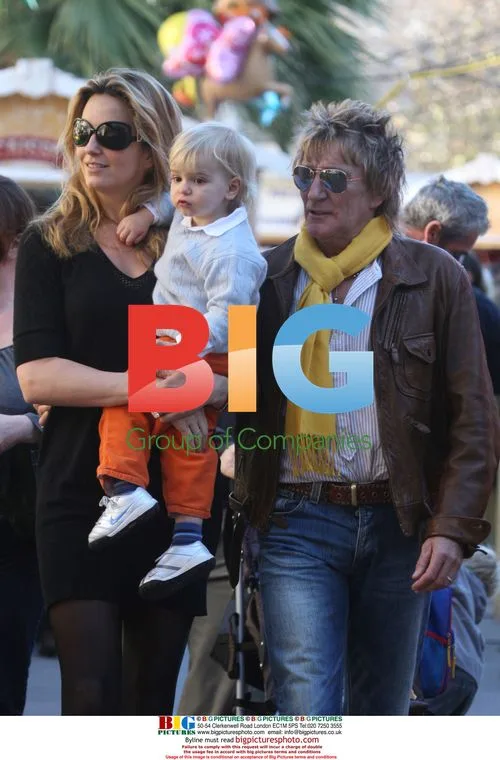 Rod Stewart and Penny Lancaster at Funfair
