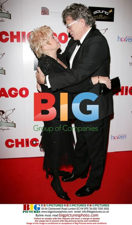 Celebs attend Chicago 10th anniversary performance