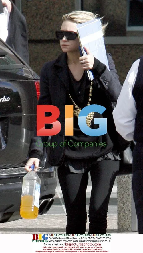 Olsen Twins at Fox Studios Meeting