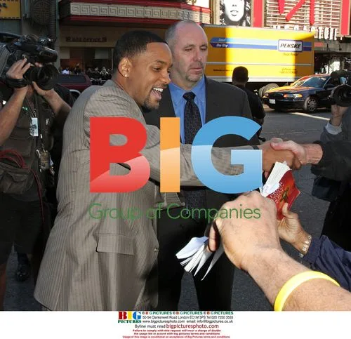 Will Smith Cements Hands and Feet at Grauman's