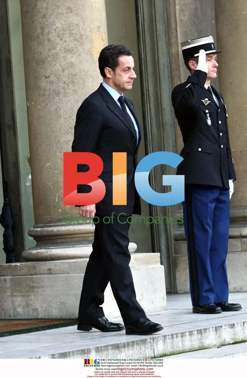 Kadhafi Meets with Sarkozy in Paris