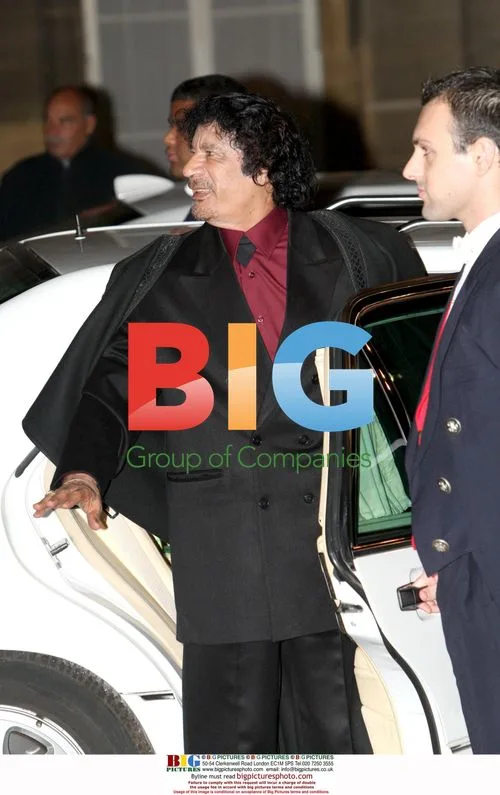 Mouammar Kadhafi meets with Nicolas Sarkozy