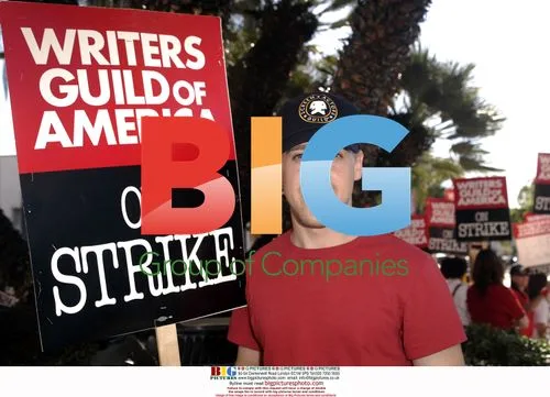T.R. Knight at Writers' Strike Picket Line