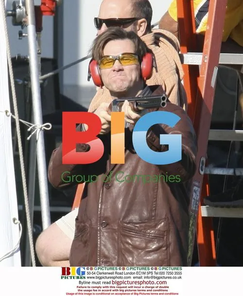 Jim Carrey and Zooey Deschanel film "Yes Man"