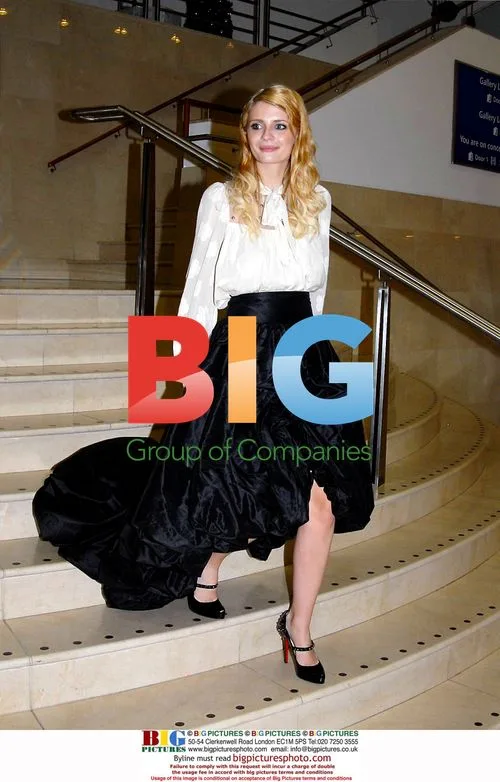Mischa Barton at Closing The Ring premiere