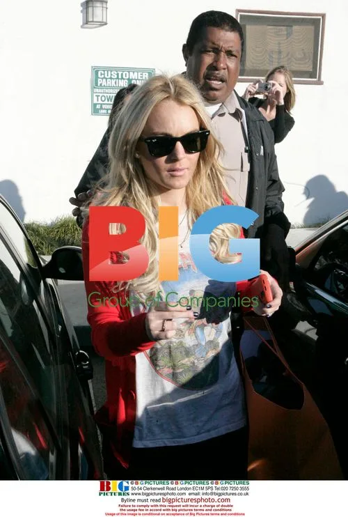 Lindsay Lohan's Malibu Shopping Trip