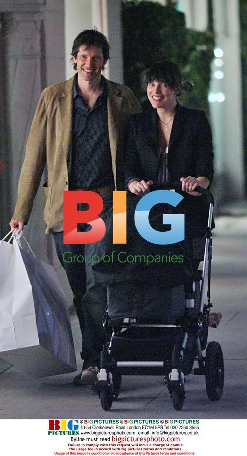 Milla Jovovich and Paul W.S. Anderson Shop with Daughter
