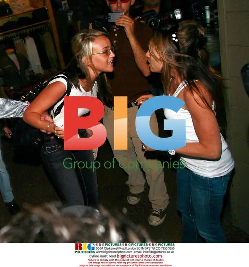 Britney and Jamie Lynn Spears get coffee and sushi