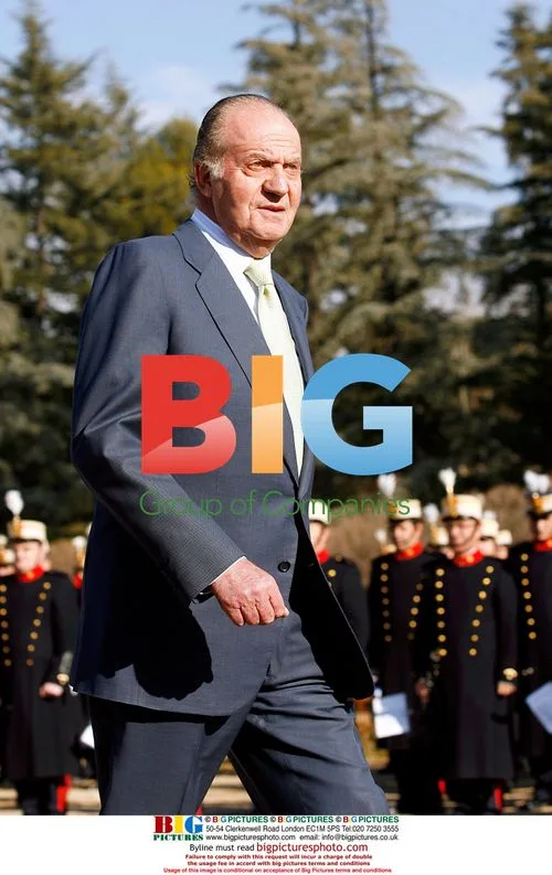 King of Spain Meets Gadafi