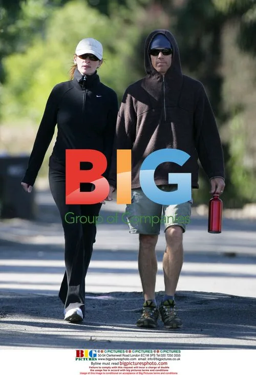 Julia Roberts and Danny Moder take a morning walk