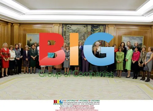 Queen Sofia receives female representatives