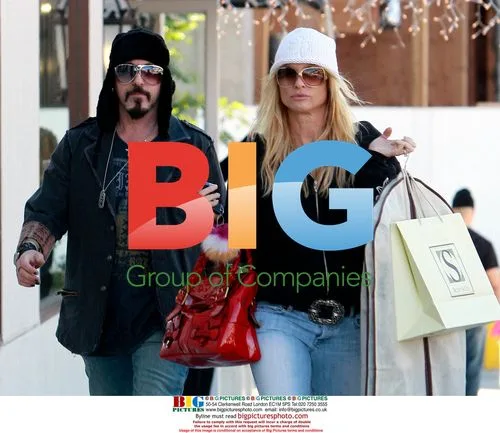 Nicollette Sheridan Christmas shopping