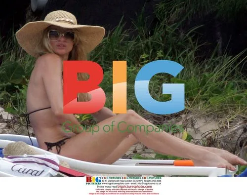 Nicollette Sheridan and Michael Bolton at Flamands Beach