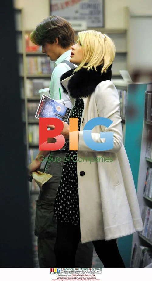 Paris Hilton and New Boyfriend Alex Vaggo Shopping