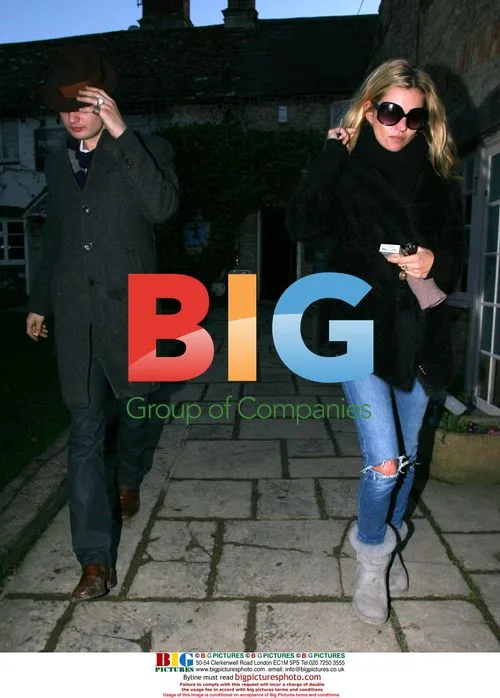 Kate Moss and Pete Doherty Leave Pub