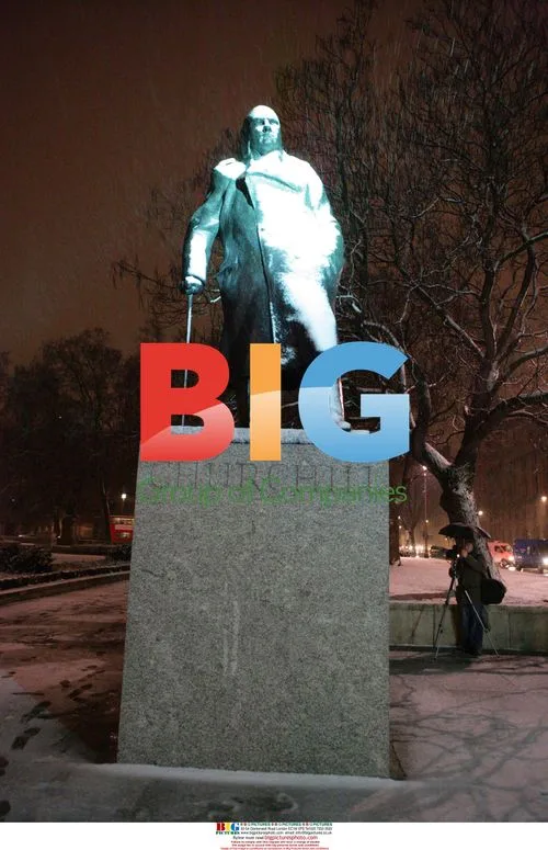 Heavy snow in Westminster, London