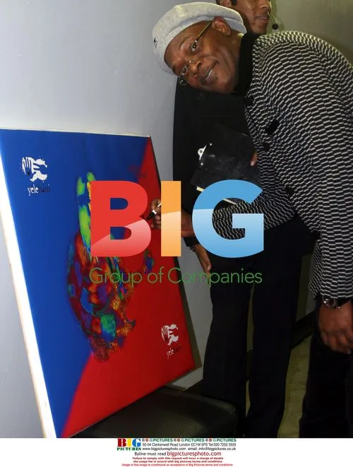 Samuel L. Jackson Signing Portrait
