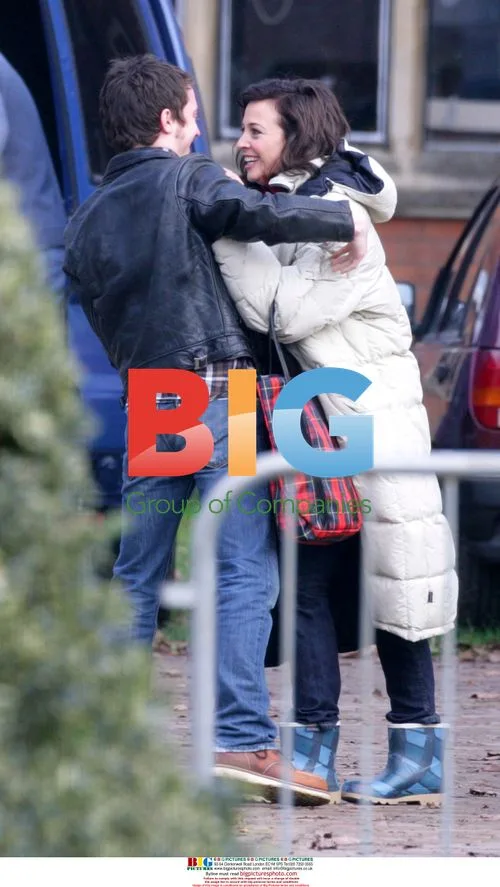 Actors Elijah Wood and Leonor Watling on film set