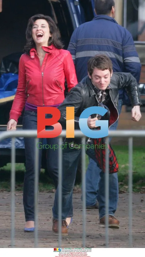 Elijah Wood and Leonor Watling on The Oxford Murders Set