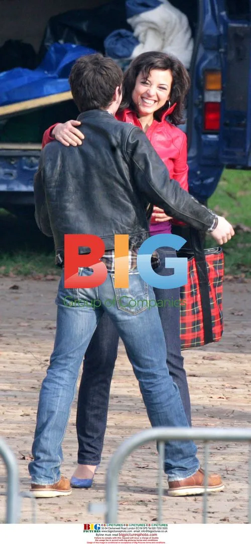 Elijah Wood and Leonor Watling on Oxford Murders film set