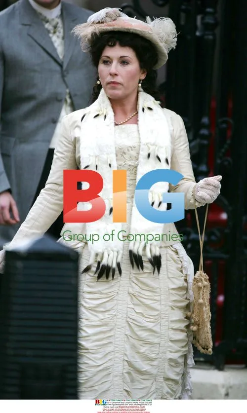 Jessie Wallace as Marie Lloyd on TV set