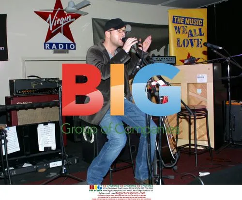 Kaiser Chiefs Exclusive Performance