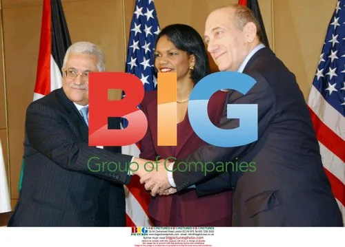 Abbas, Rice, and Olmert Handshake in Jerusalem