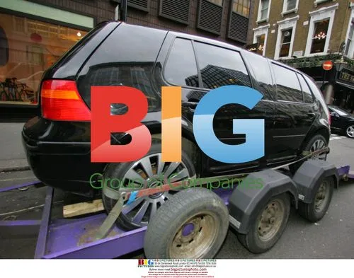 Mystery 'Back to Back' Car Art Installation