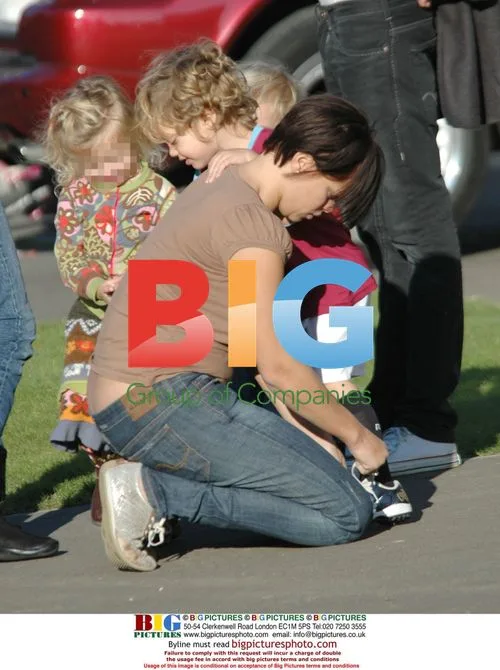 Jade Goody laces up son's football boots