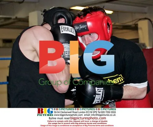 British Boxer Graham Earl Training