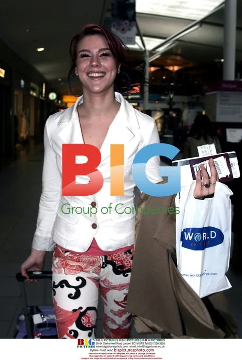 Joss Stone Shopping at Heathrow