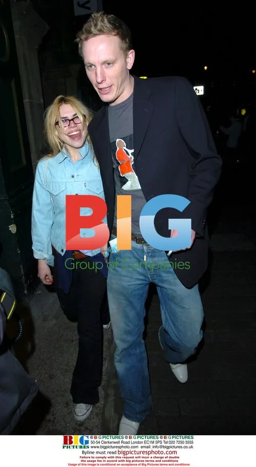 Billie Piper and Laurence Fox leave pub on rickshaw