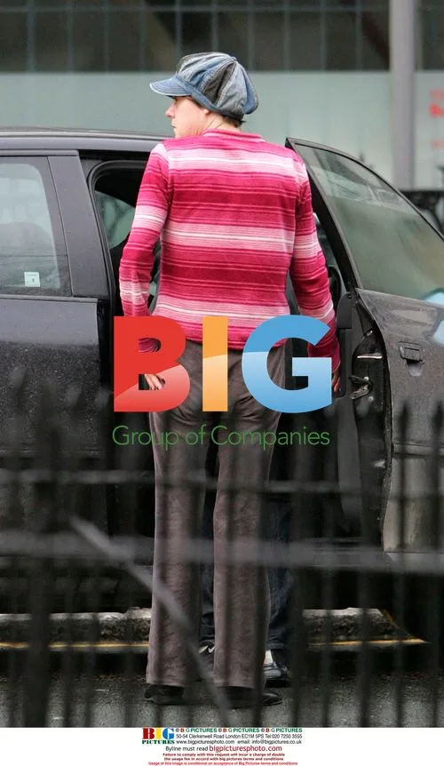 Eastenders' Elaine Lordan running errands