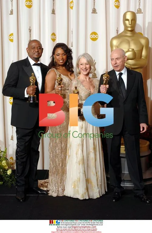 Oscar Winners Pose with Awards