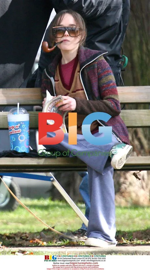 Ellen Page and Olivia Thirlby on "Juno" Set
