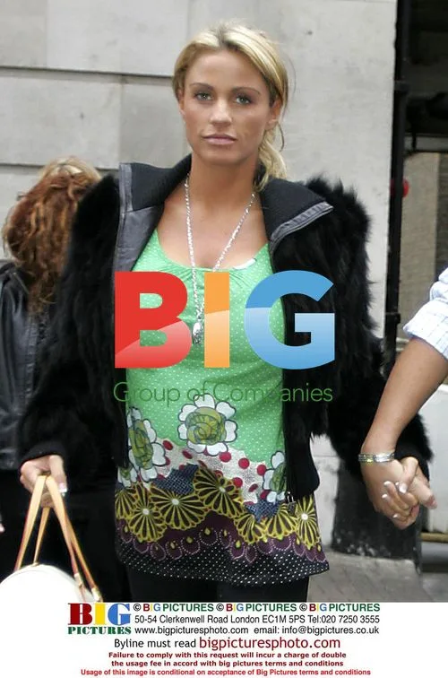 Jordan and Peter Andre Leave Bistro
