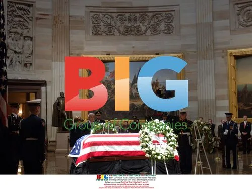 George W. Bush and Laura Bush at Gerald Ford's Lying in State