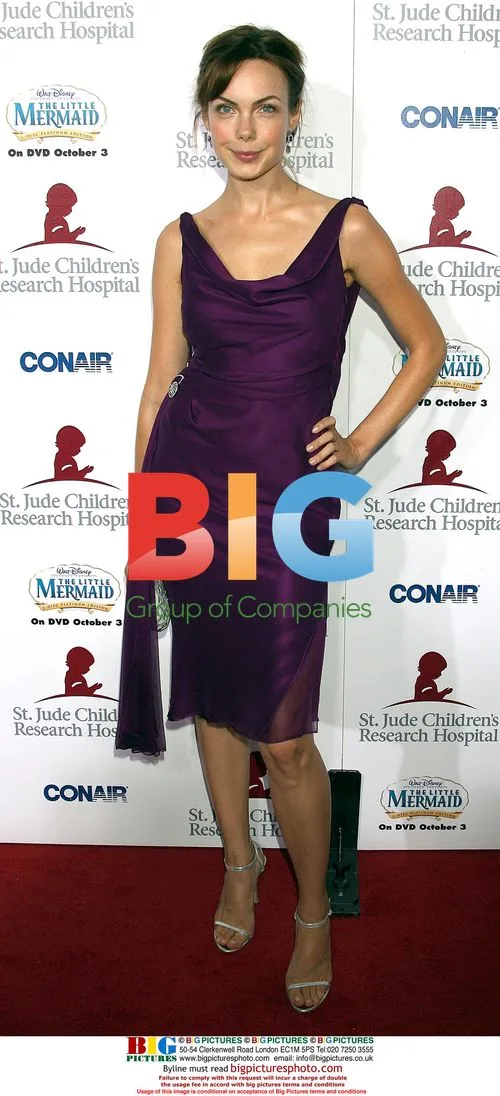 Amanda Walsh at "Runway For Life" event