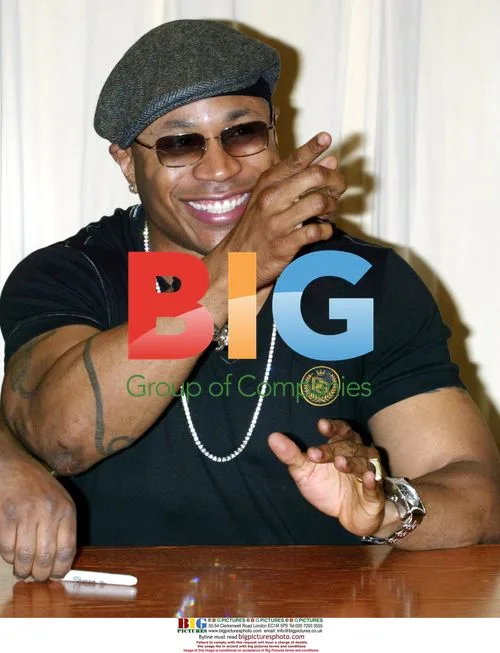 LL Cool J Promotes Book at Barnes & Noble