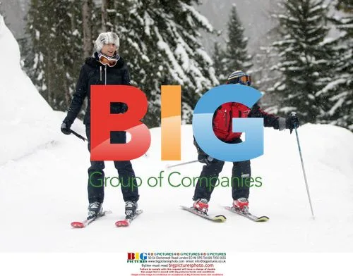 Jockey Frankie Dettori and wife skiing in Austria