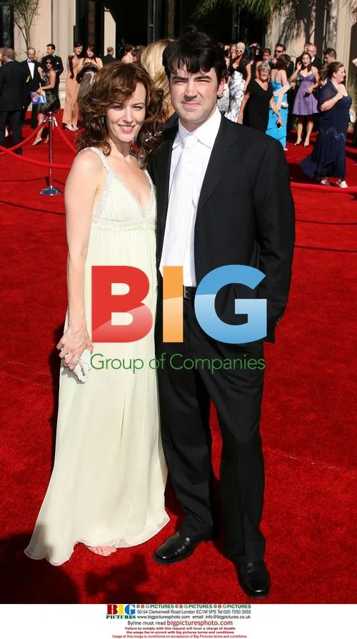Ron Livingston and Rosemarie DeWitt at 2006 Emmys