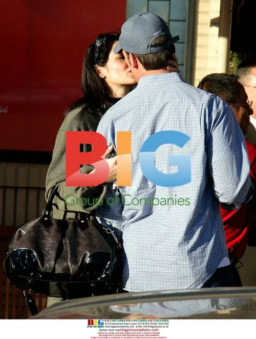 Angie Harmon and Jason Sehorn Out Shopping